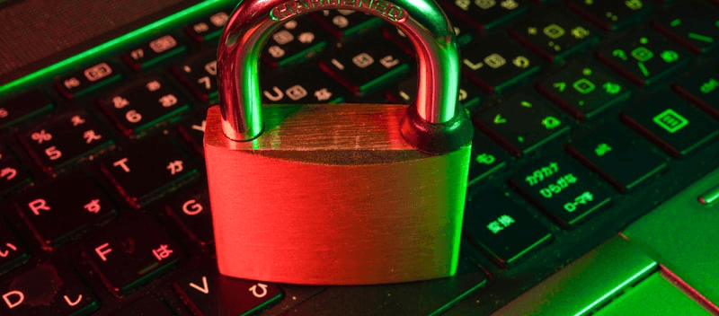 Turvalisuse-esmane mõtteviis: ohutuma tarkvara loomine algusest peale